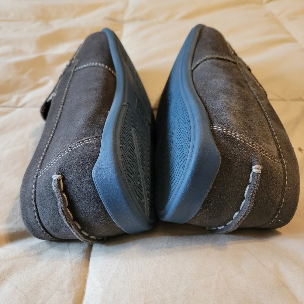 Florsheim kids grey loafers with large stitching